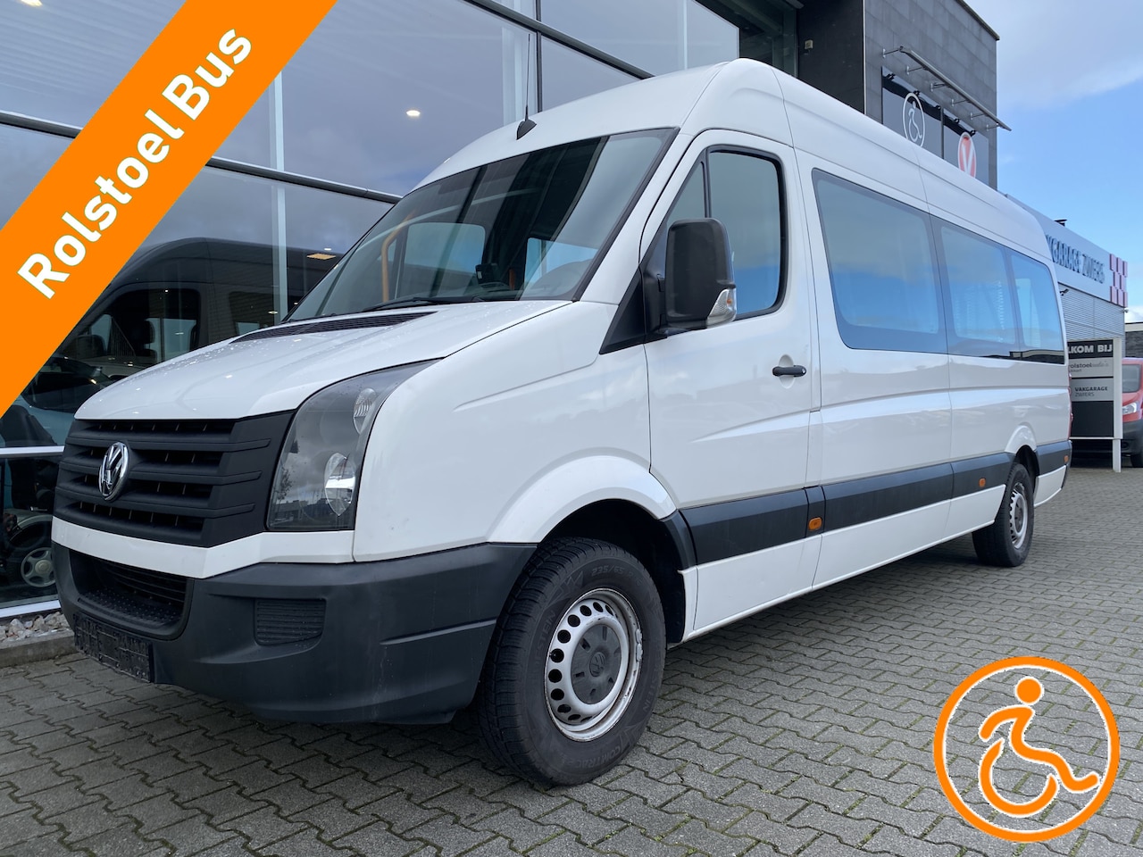 Volkswagen Crafter - Rolstoelbus / Personenbus 35 2.0 TDI L3H2 BM (Extra lange rolstoelbus met 4 rolstoelplaats - AutoWereld.nl