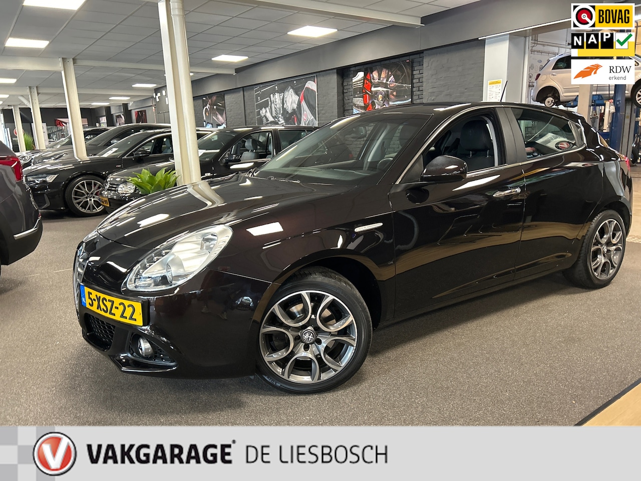 Alfa Romeo Giulietta - 1.4 T Distinctive Lusso 1.4 T Distinctive Lusso,Automaat,facelift,Navigatie,pdc,170pk! - AutoWereld.nl