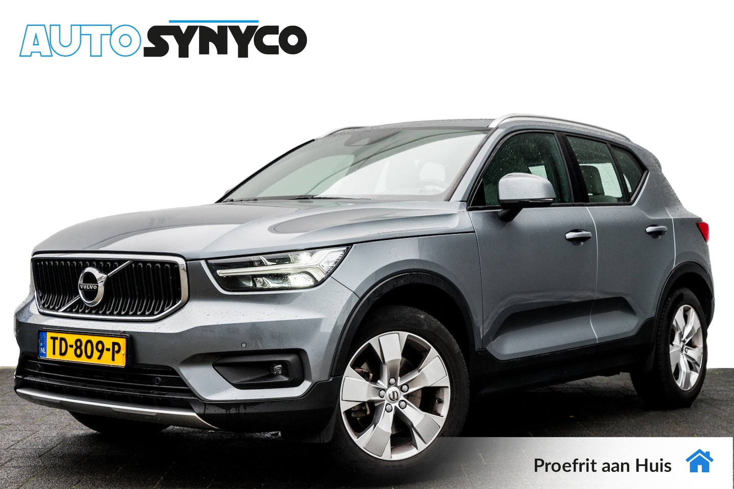 Volvo XC40 - 2.0 T4 190 Pk Automaat Momentum | Panoramadak | Leder | Trekhaak | Elektr. Stoelen - AutoWereld.nl