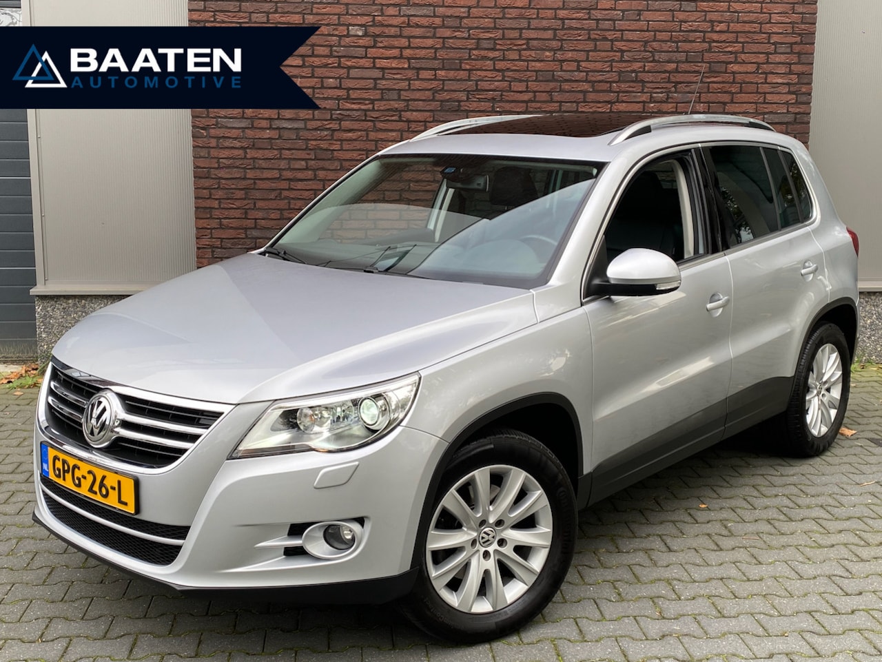 Volkswagen Tiguan - 1.4 TSI Sport&Style 4Motion |Leder|Pano|Trekhaak|Camera|Navi|Xenon|Youngtimer| - AutoWereld.nl