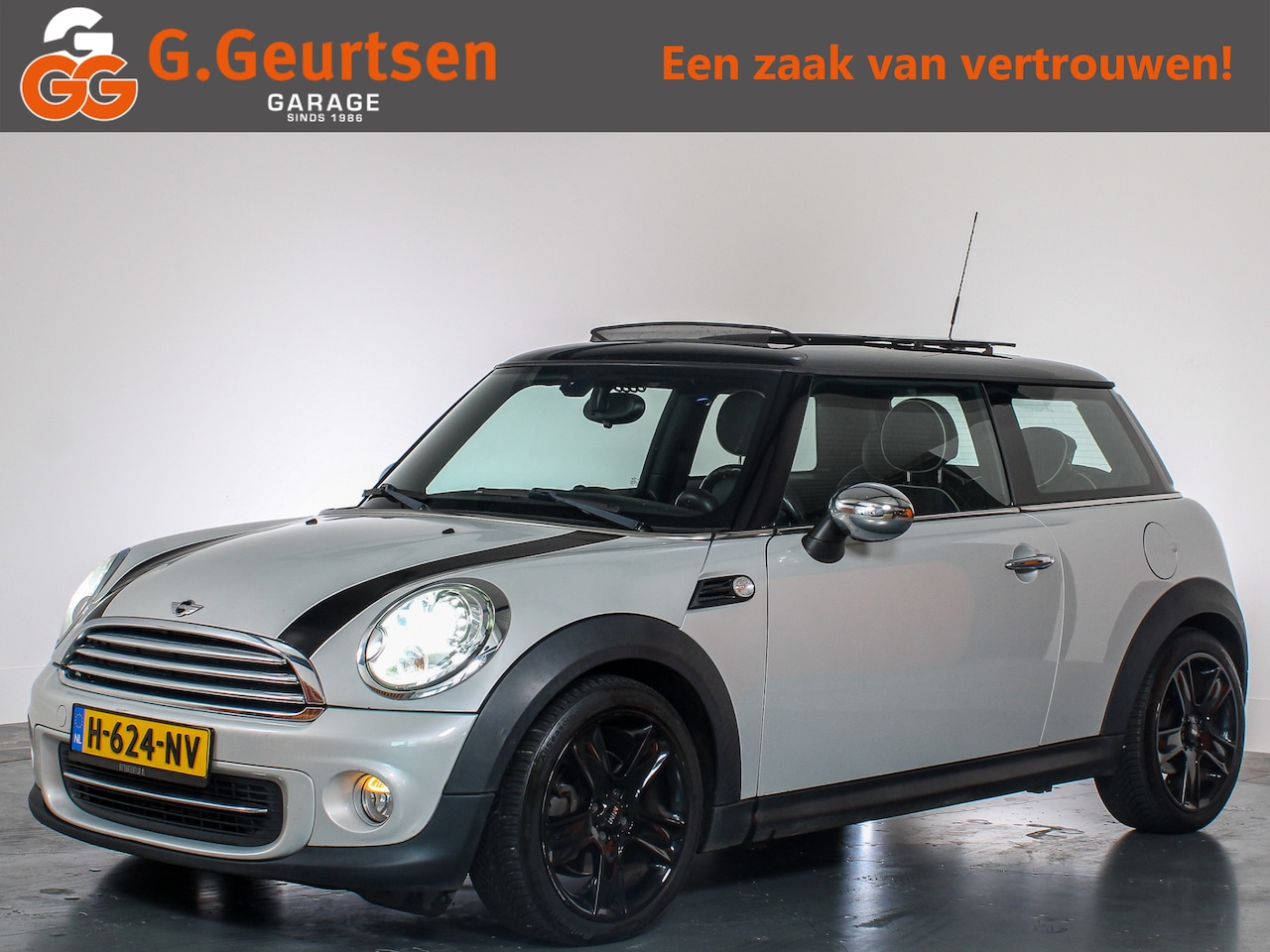 MINI Cooper - Mini 1.6 Mayfair, Panoramadak, Automaat, Lederen Bekleding, Navigatie - AutoWereld.nl