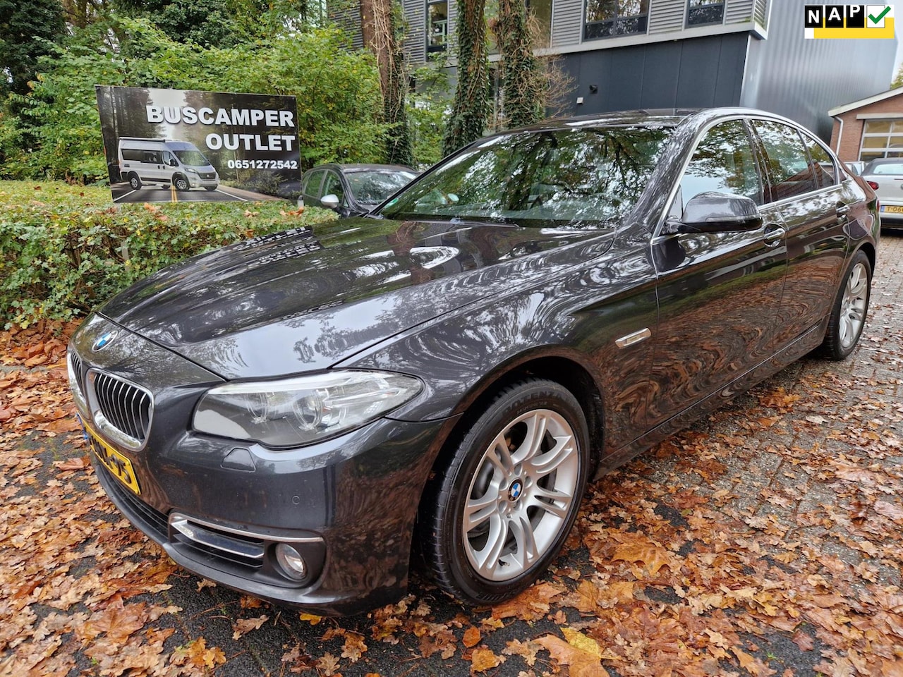 BMW 5-serie - 520i Last Minute Edition Aut. Airco/ Leer/ Xenon/ Cruise/ Navi/ PDC/ Nwe APK - AutoWereld.nl