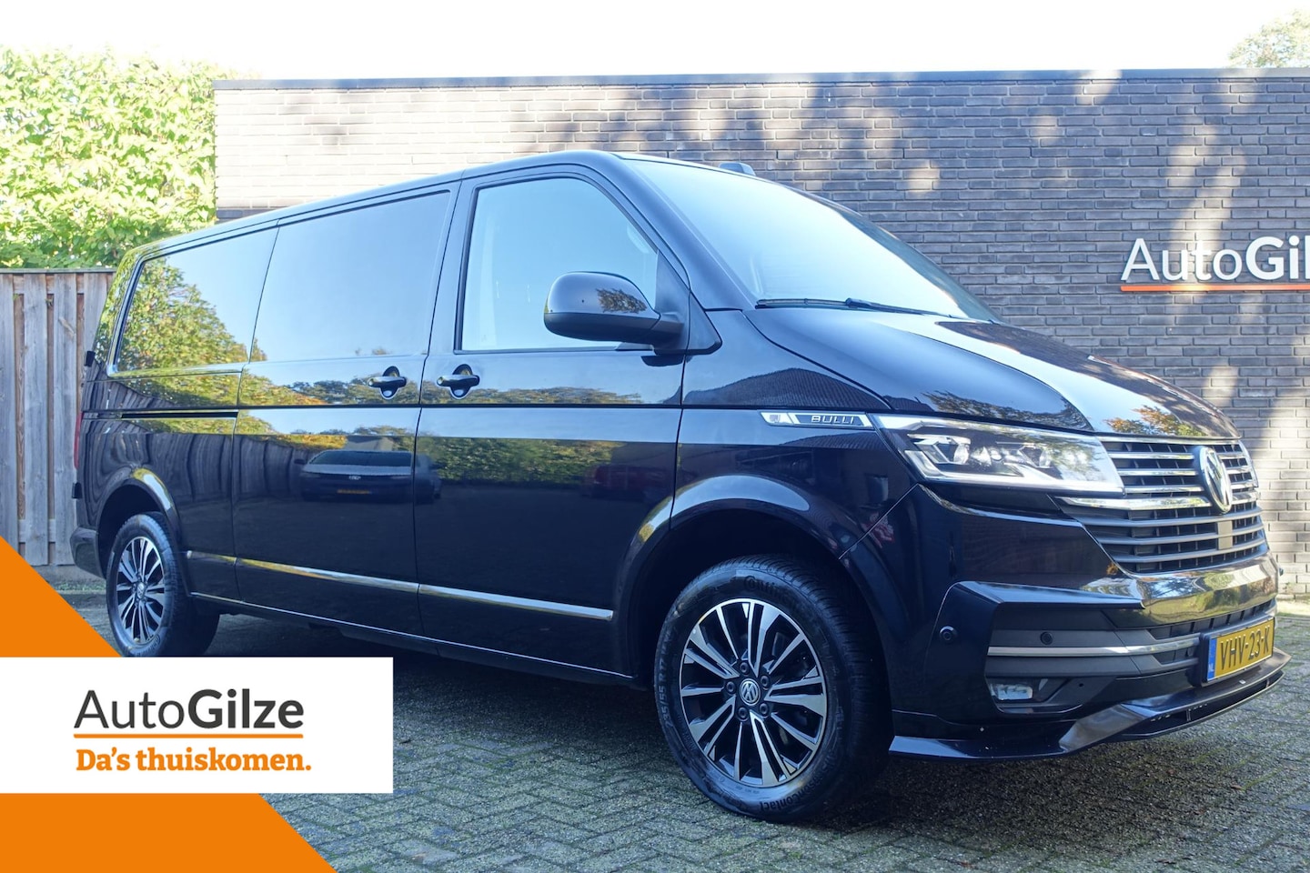 Volkswagen Transporter - 2.0 TDI L2H1 Bulli Automaat ABT Voorkant l Virtual Cockpit l LED l 1ste Eigenaar - AutoWereld.nl