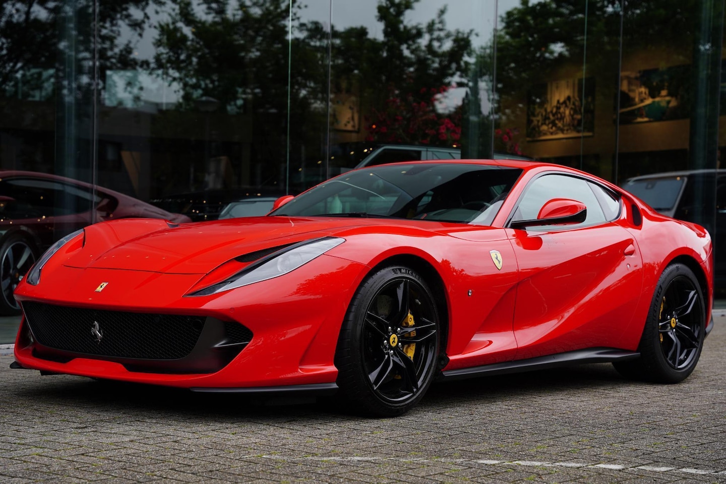 Ferrari 812 Superfast - 6.5 V12 HELE NL-Auto - AutoWereld.nl