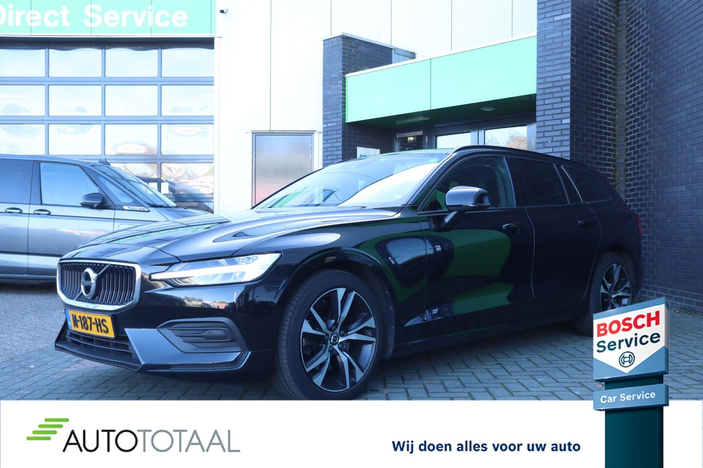 Volvo V60 - 2.0 B3 Momentum Advantage ADAPT. CRUISE - CAM- PDC - TREKHAAK - STOEL EN STUUR VERW. - AutoWereld.nl