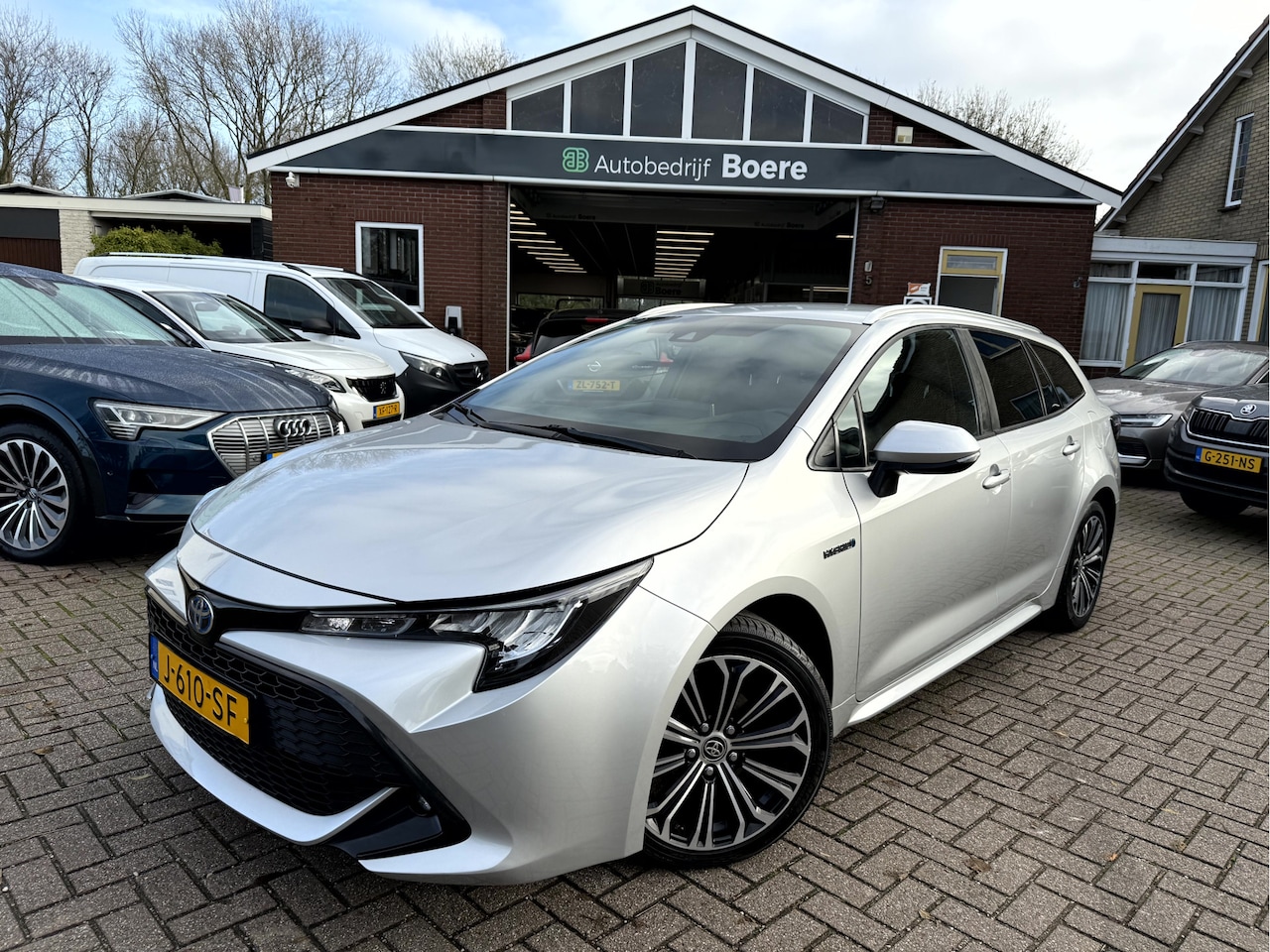 Toyota Corolla Touring Sports - 1.8 Hybrid Business Plus 17''Lmv, Camera, Adap.Cruise - AutoWereld.nl