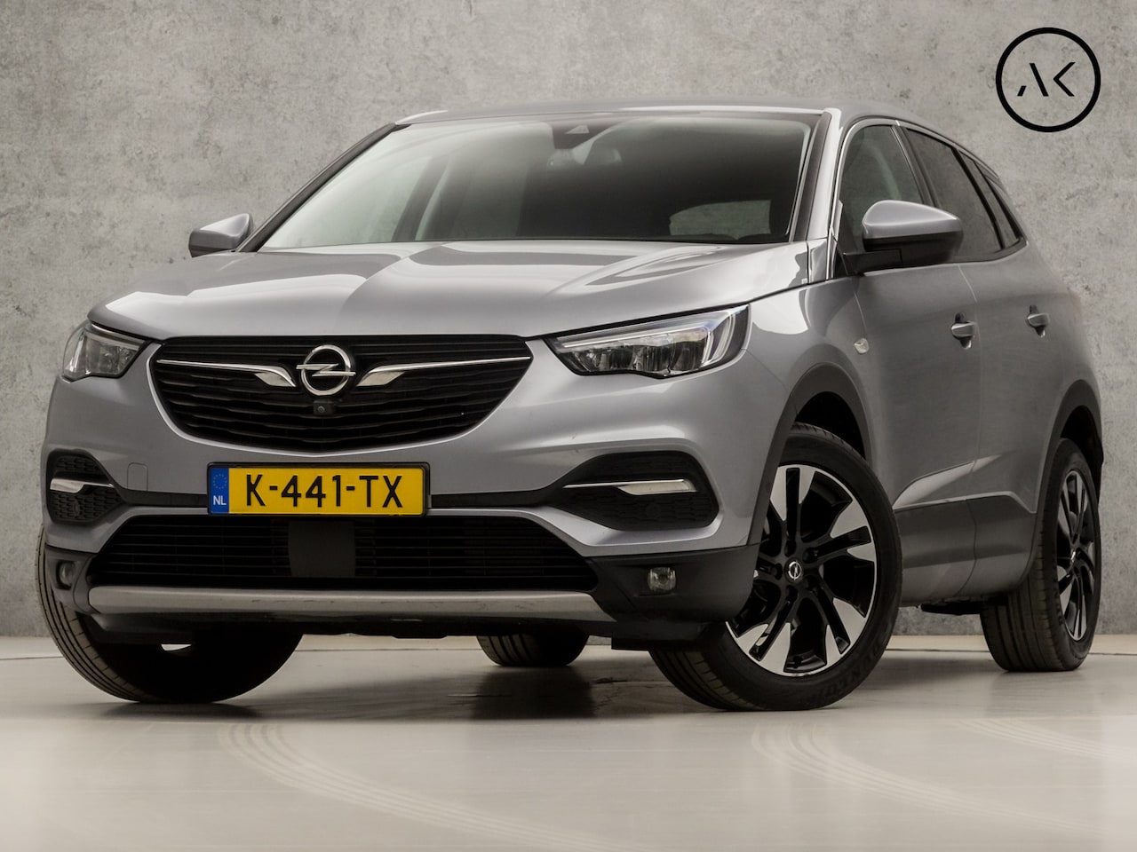 Opel Grandland X - 1.2 Turbo Deluxe Automaat (APPLE CARPLAY, GROOT NAVI, STUUR/STOELVERWARMING, LEDER, SPORTS - AutoWereld.nl