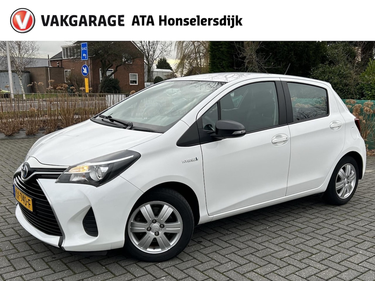 Toyota Yaris - 1.5 Hybrid Now | automaat | airco | stoelverwarming | - AutoWereld.nl