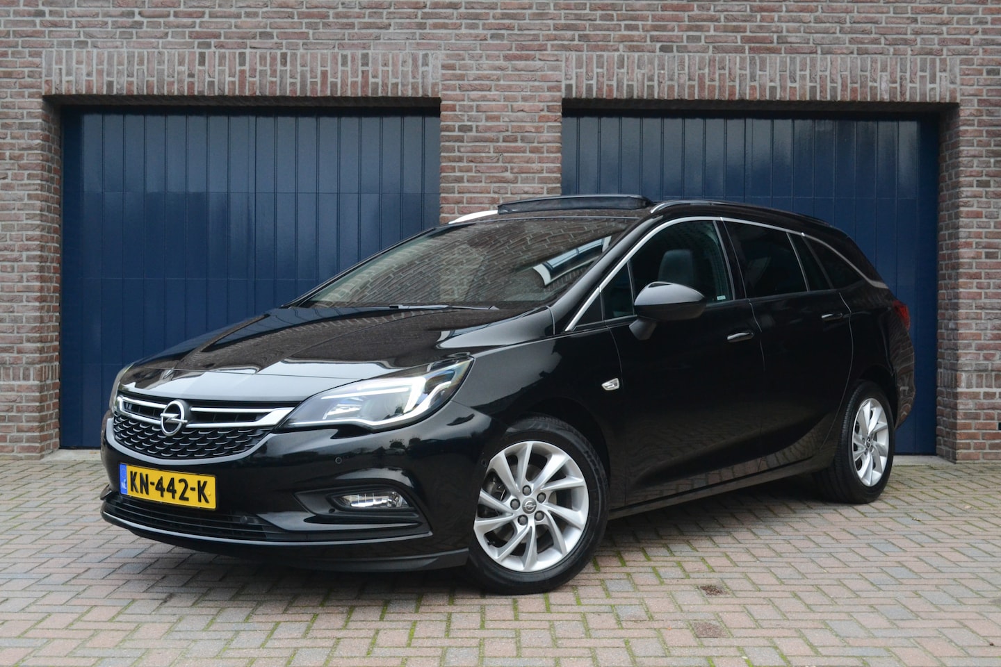 Opel Astra Sports Tourer - 1.0 Innovation | Schuifdak | Keyless | Camera | Navigatie - AutoWereld.nl