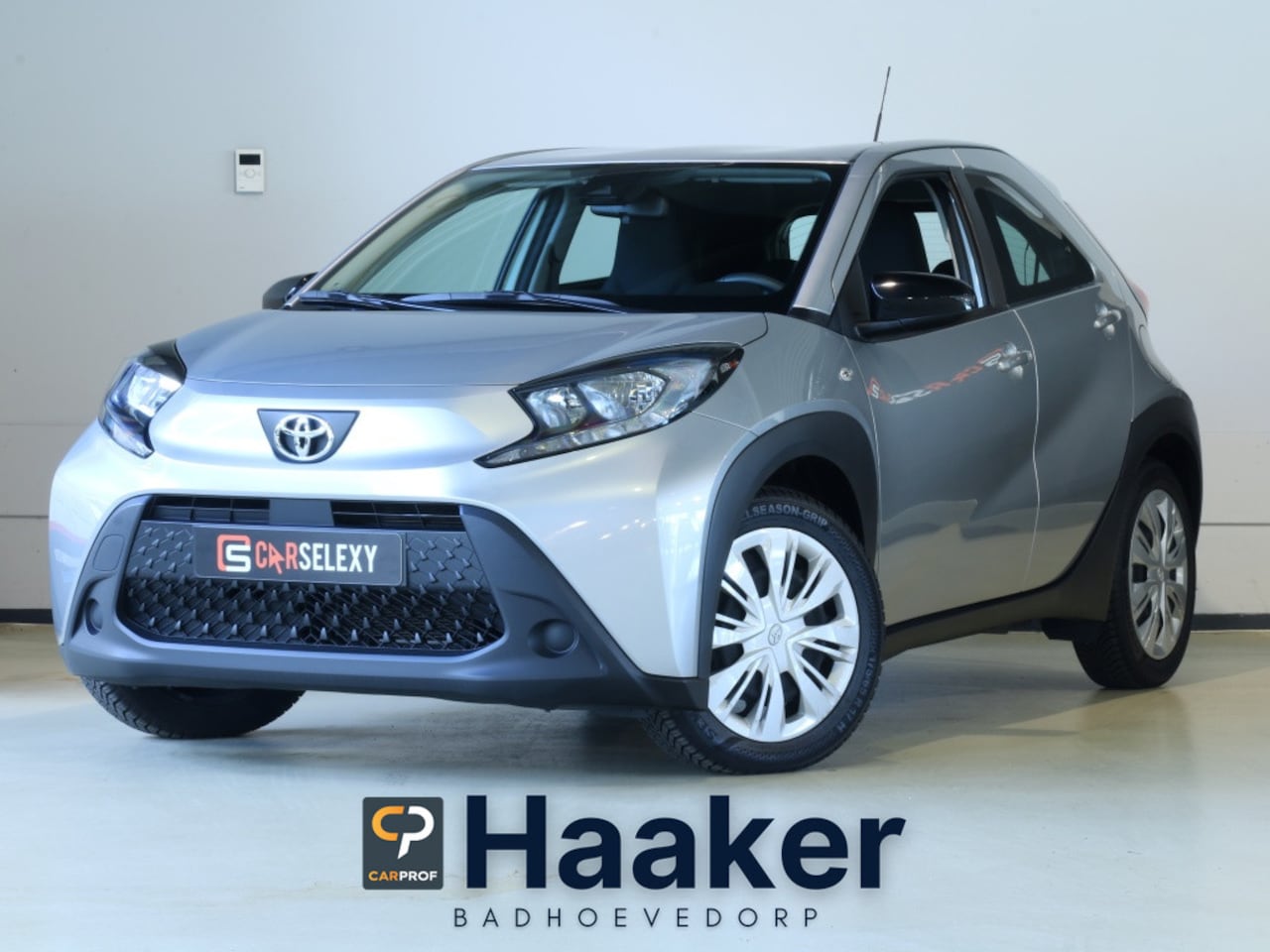 Toyota Aygo X - 1.0 VVT-i MT play * Rijklaarprijs * 12 maanden garantie - AutoWereld.nl