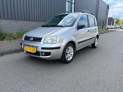 Fiat Panda - 1.2 Emotion Lees tekst