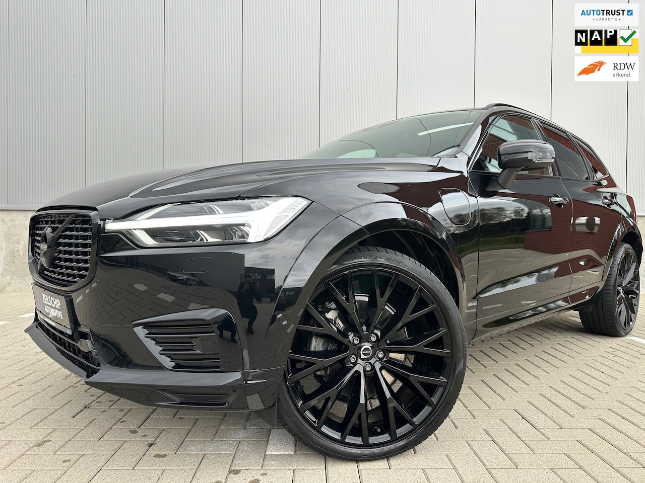 Volvo XC60 - 2.0 Recharge T6 AWD R-Design Black Edition|Pano|Vol| - AutoWereld.nl