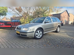 Skoda Octavia Combi - 1.6 Démarrage