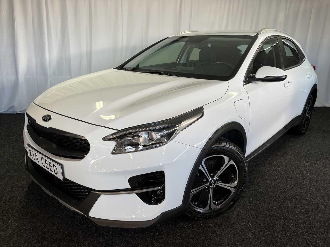 Kia XCeed - 1.6 GDi PHEV PLUG-IN DynamicLine ECC/CAMERA/APPLE/STOELVERW. - AutoWereld.nl