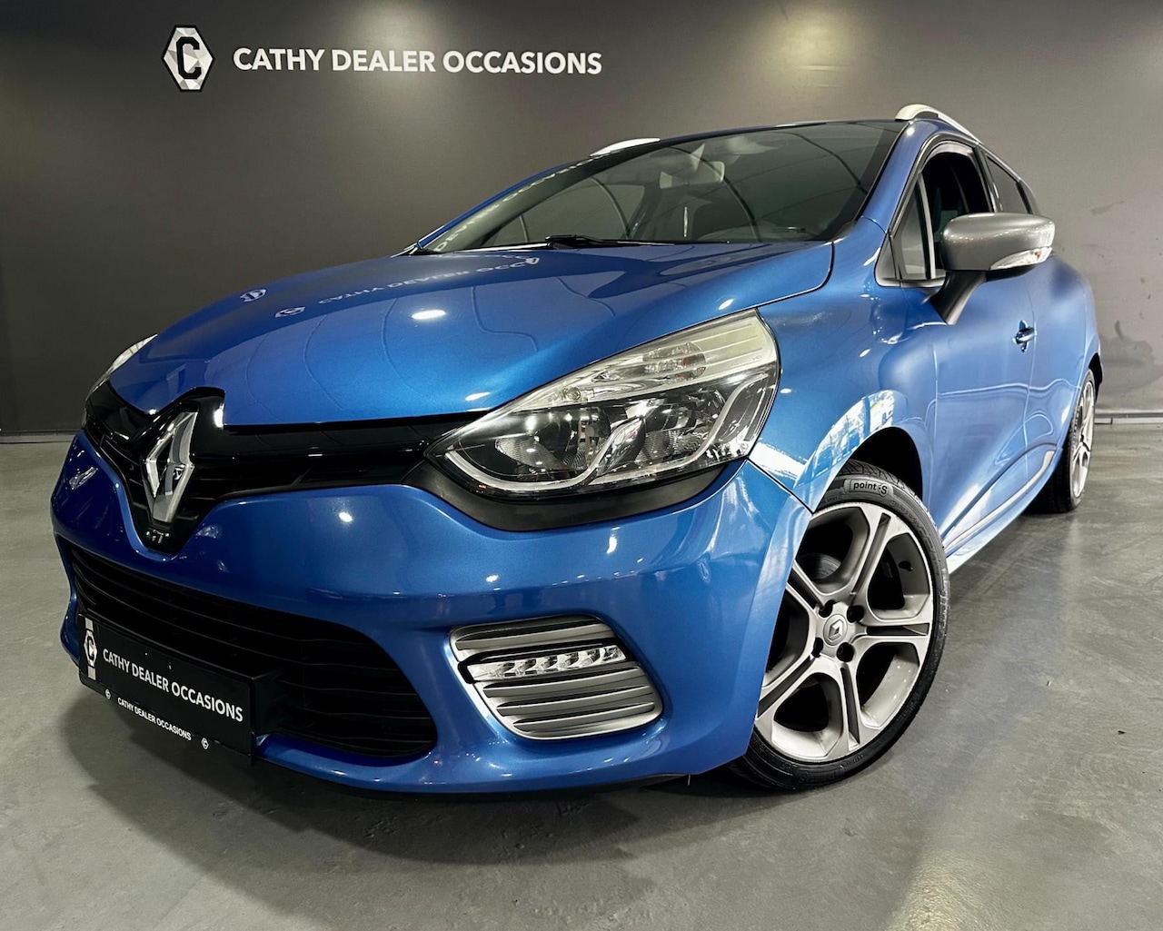 Renault Clio Estate - 1.2 GT Sport Automaat RS-Drive NAV 17" LMV DAB Parkeersensoren Climate Cruise - AutoWereld.nl