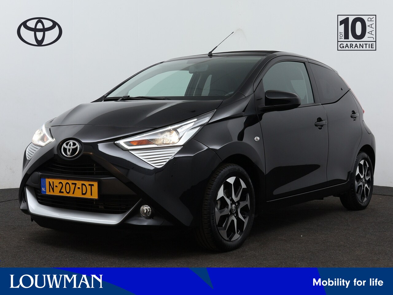 Toyota Aygo - 1.0 VVT-i x-joy cabrio | Automaat | Cabrio | Climate Control | Camera | LM velgen | - AutoWereld.nl