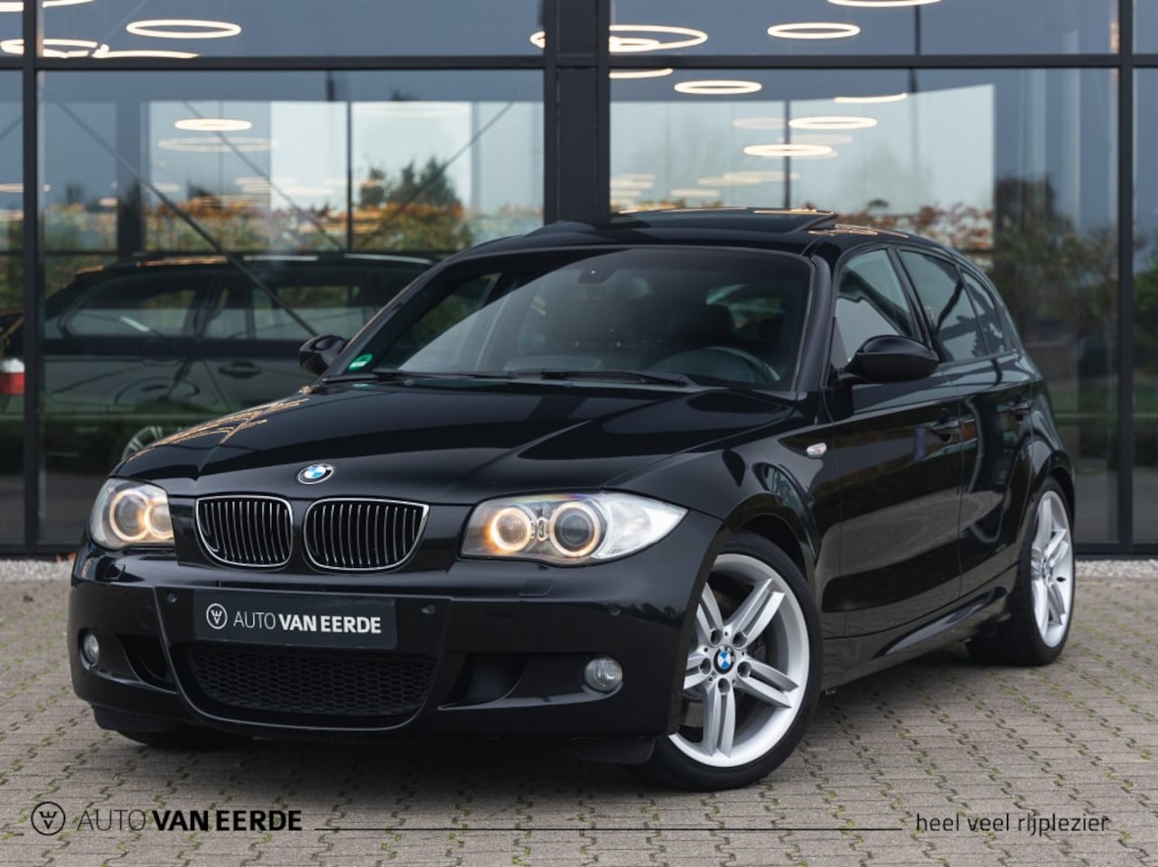 BMW 1-serie - 130i LCI M-sport - schuifdak, navi etc - AutoWereld.nl