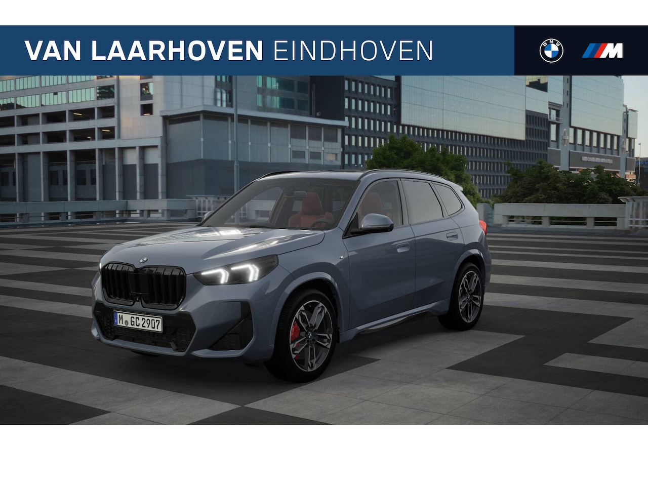 BMW X1 - xDrive23i M Sport Automaat / Panoramadak / Trekhaak / Sportstoelen / Adaptieve LED / M Ada - AutoWereld.nl