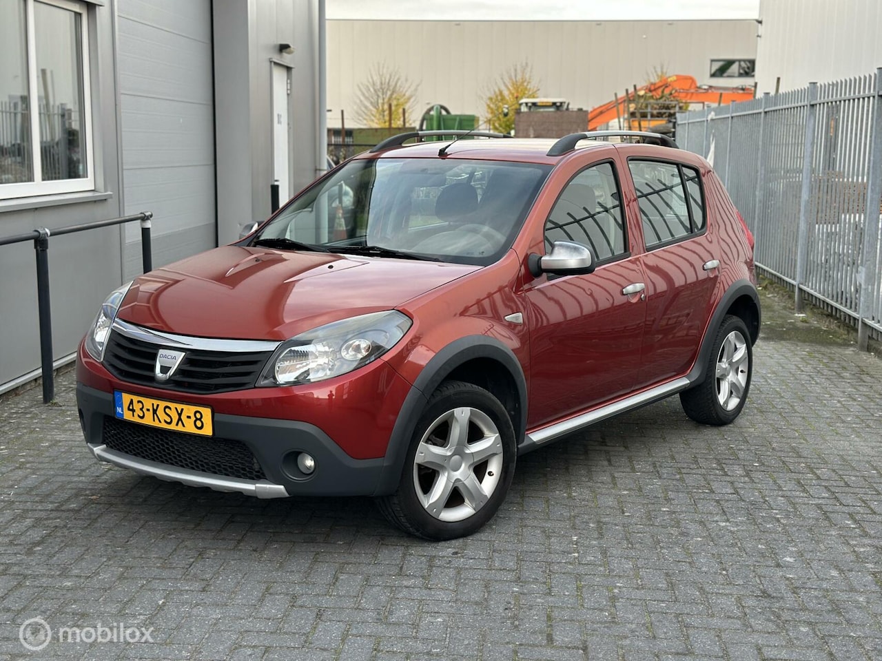 Dacia Sandero Stepway - 1.6 NL Auto | Airco | Trekhaak - AutoWereld.nl