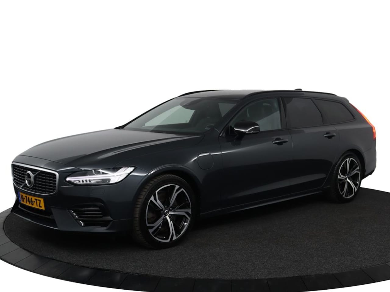 Volvo V90 - T8 AWD T8 Automaat-8 AWD R-Design Incl BTW | Stuur + Stoelverwarming | Harman & Kardon | K - AutoWereld.nl