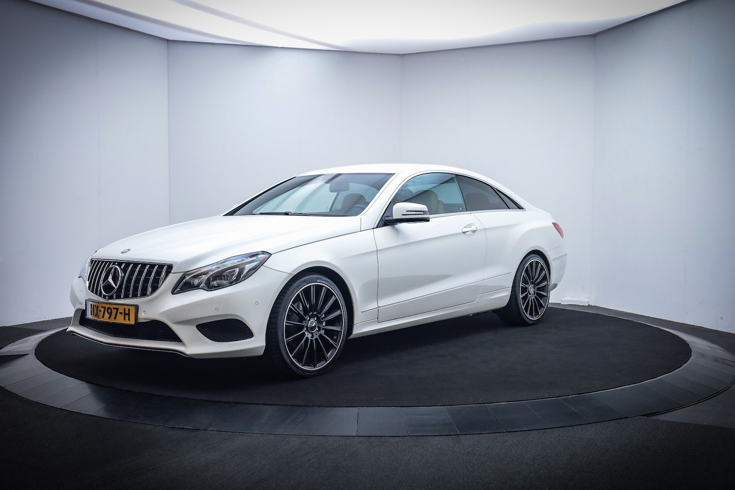 Mercedes-Benz E-klasse Coupé - 200Aut Ambition FULL LED/NAVI/LEDER/STOELVERW./LMV 19''/PDC - AutoWereld.nl