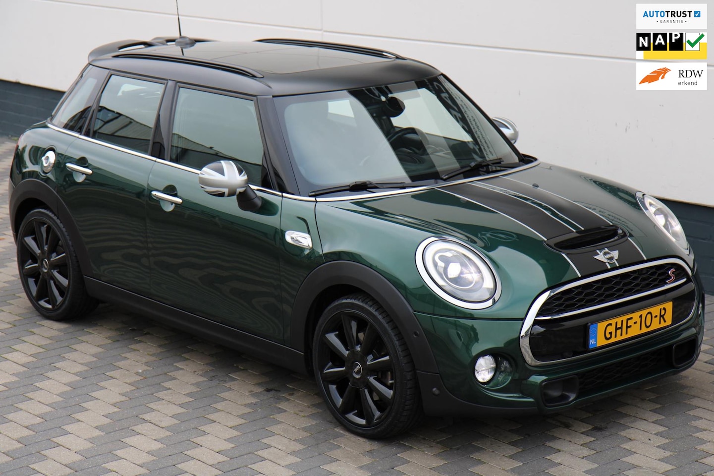 MINI Cooper S - 2.0 192PK Aut. LED Pano HUD Camera Navi H/K !! - AutoWereld.nl