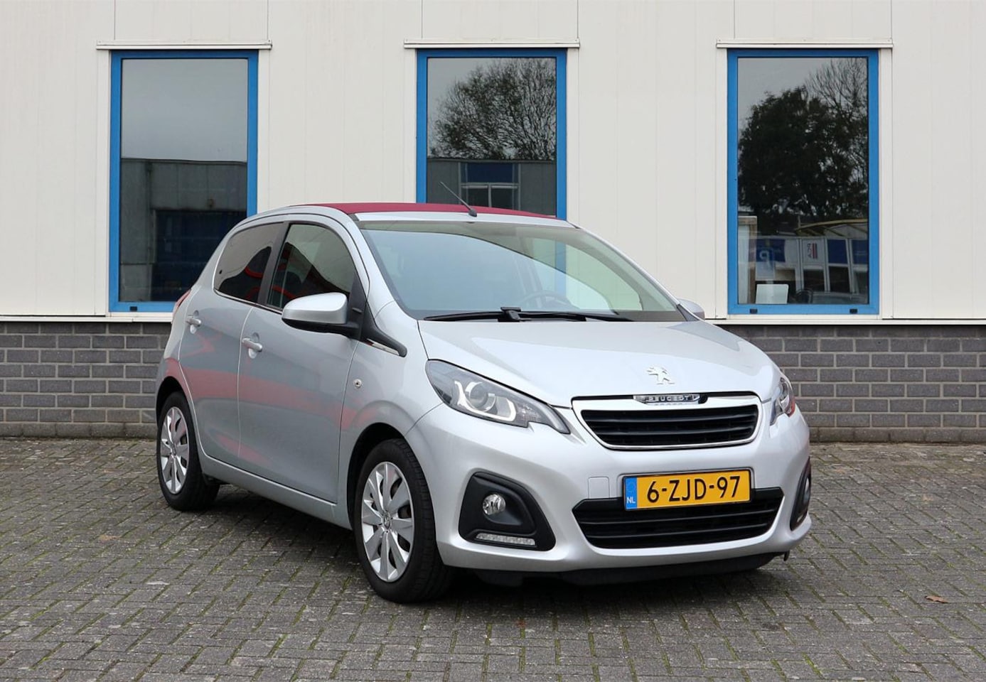 Peugeot 108 - 1.0 e-VTi TOP! Cabriodakje Airco Bluetooth Carplay - AutoWereld.nl