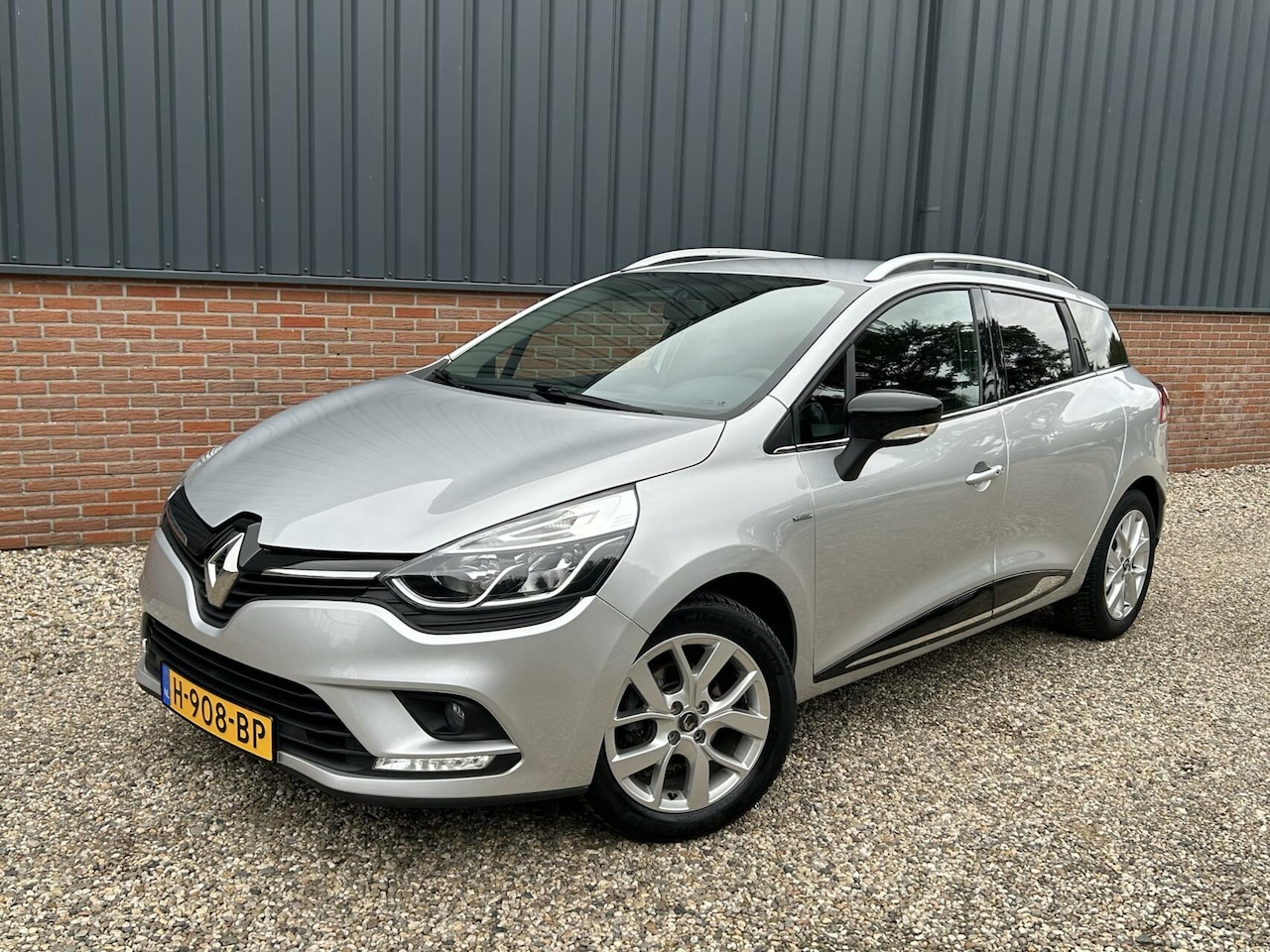 Renault Clio Estate - 0.9 TCe Limited Trekhaak/Navi/Lmv/Pdc - AutoWereld.nl