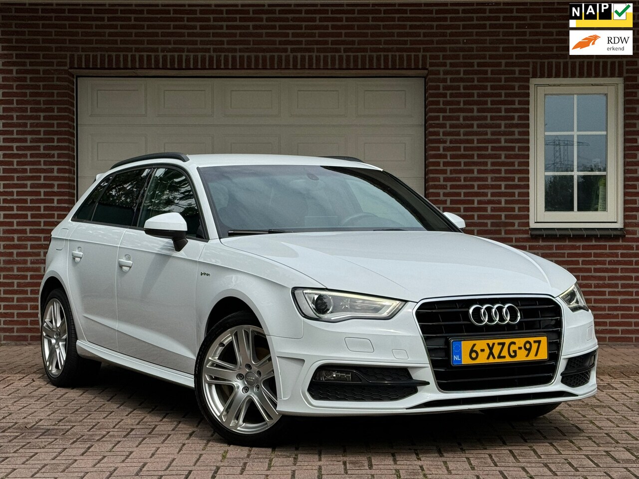 Audi A3 Sportback - 1.4 TFSI /110pk S-Line G-Tron|2014|Navi|Clima|Cruise|PDC|Bi-xenon|18"LMV - AutoWereld.nl