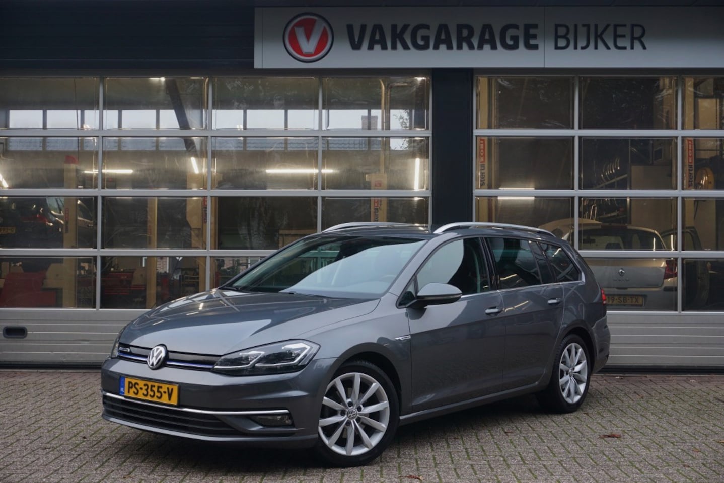 Volkswagen Golf Variant - 1.5 TSI Highline 1.5 TSI Highline - AutoWereld.nl