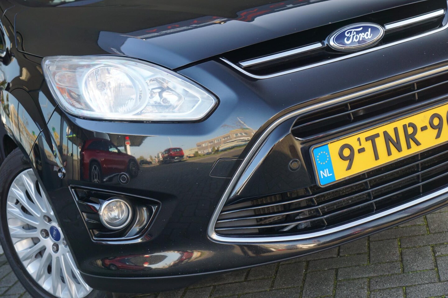 Ford C-Max - 1.0 EcoBoost 125pk Titanium - Panther Black - Pano/Cruise/Clima - AutoWereld.nl