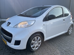 Peugeot 107 - 1.0-12V XR Airco