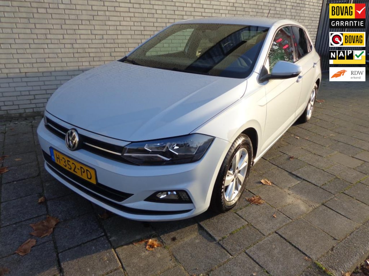 Volkswagen Polo - 1.0 TSI Comfortline NIEUWE APK/AFLEVERINGSBEURT 1 JAAR BOVAG GARANTIE - AutoWereld.nl