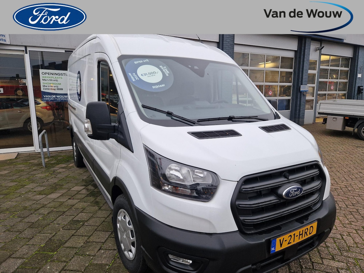 Ford Transit - 350 L3H2 130pk Trend E6.2 FWD 5 jaar Ford Protect t/m juli 2029!!!!! - AutoWereld.nl