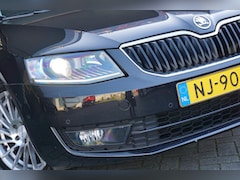 Skoda Octavia Combi - 1.0 TSI Greentech Style Business AUTOMAAT | Magic Black Metallic | Pano/Xenon/Alcantara