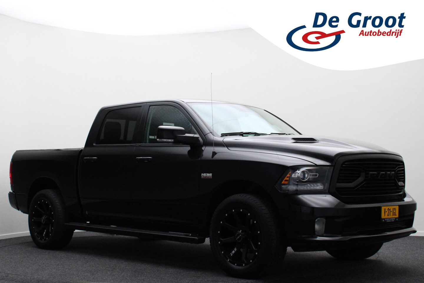 Dodge Ram 1500 - 5.7 V8 4x4 Crew Cab 5'7 Sport Leer, Camera, Apple Carplay, Cruise, PDC, Trekhaak, 20'' - AutoWereld.nl