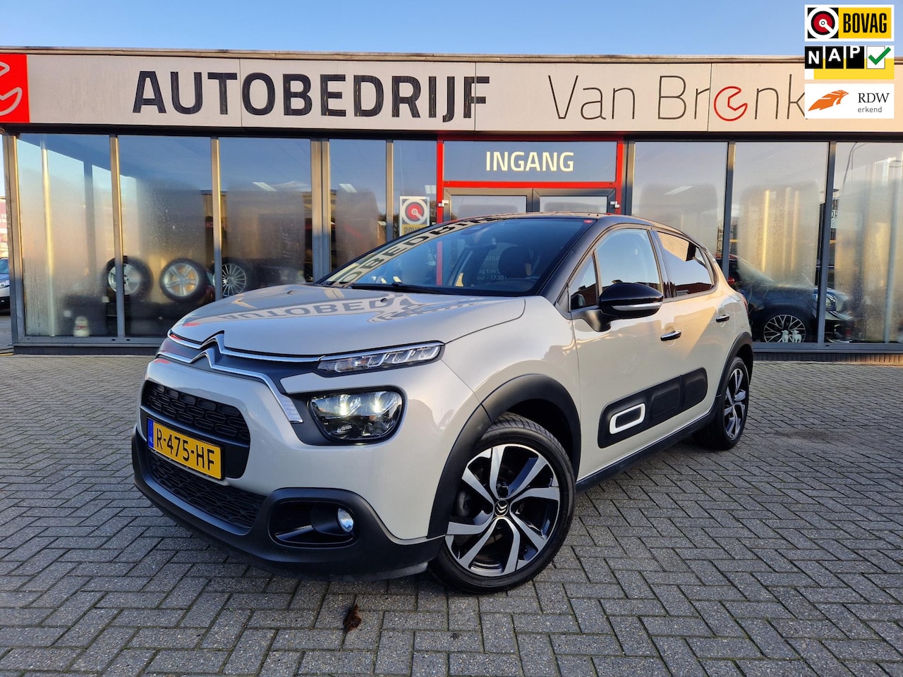 Citroën C3 - 1.2 PureTech Shine | Keyless | Stoelverwarming | Carplay - AutoWereld.nl