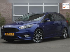 Ford Focus Wagon - 1.0 ST-line / PDC / Stuurverwarming / Navi