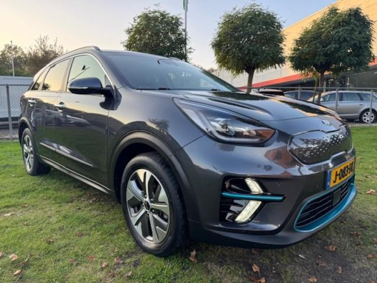 Kia e-Niro - EXECUTIVELINE 64KWH/3FASE/ACARPLAY/LEER/LED/XENON/GARANTIE - AutoWereld.nl