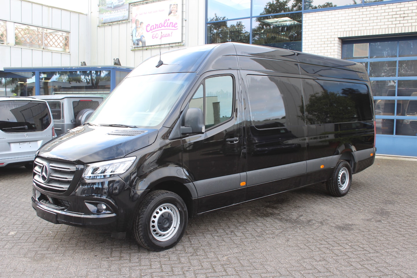 Mercedes-Benz Sprinter - 319 CDI L3H2 3500 kg trekhaak, 10.25 MBUX met camera, Climate controle, Etc. - AutoWereld.nl