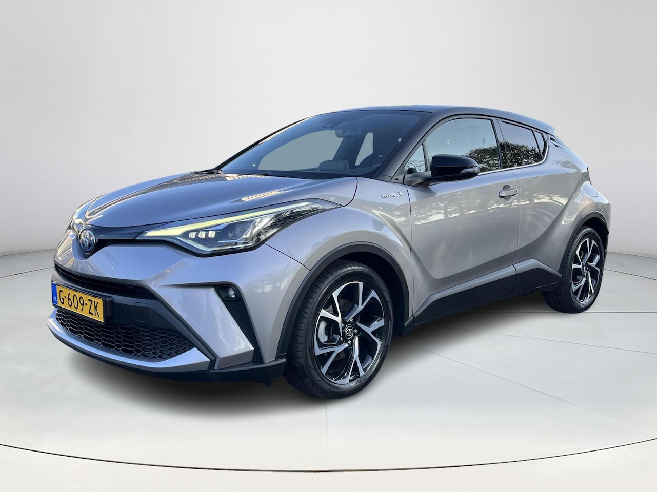 Toyota C-HR - 2.0 Hybrid First Edition | JBL audio | Carplay | Dode hoek waarschuwing | Stoelverwarming - AutoWereld.nl