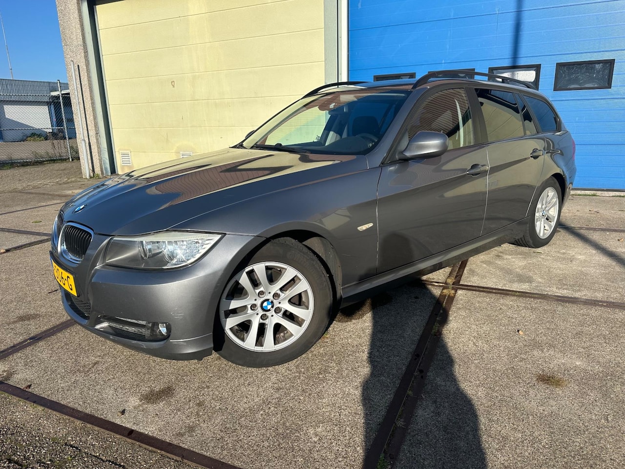 BMW 3-serie Touring - 318i Business Line Airco! PANO! 190DKM! Leder! 2009 - AutoWereld.nl