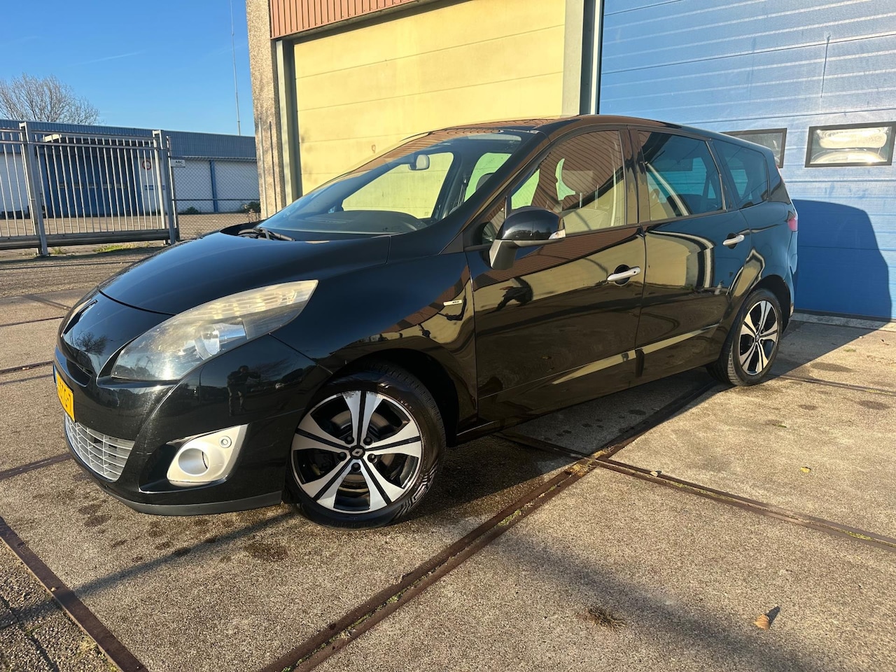 Renault Grand Scénic - 1.4 TCe Bose 7p. Airco! NAVI! PANO! Zwart! - AutoWereld.nl