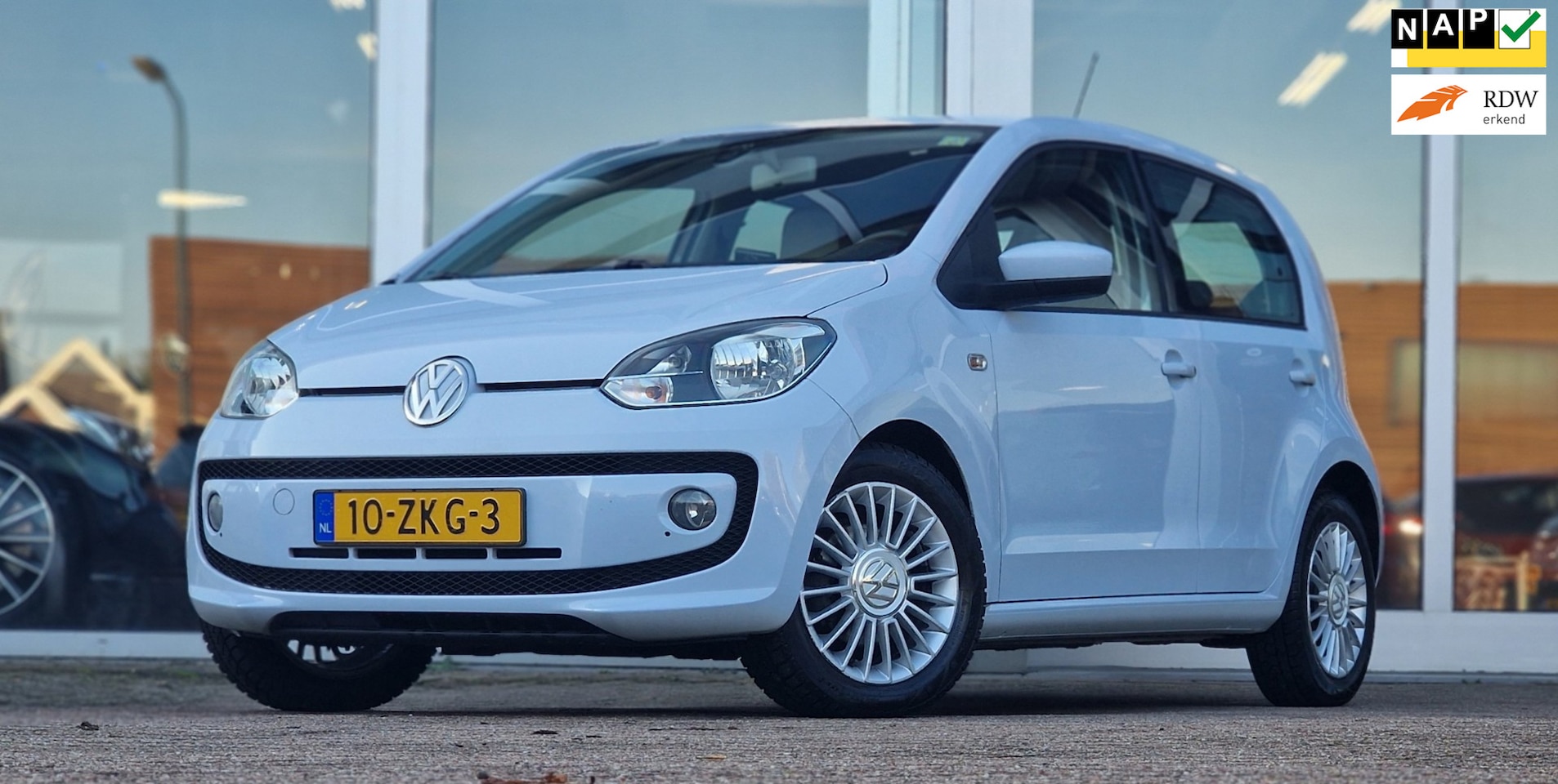 Volkswagen Up! - 1.0 high up! BlueMotion Navi Airco Start/Stop Stof/Leer Mooi! - AutoWereld.nl