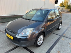 Ford Fiesta - 1.3-8V Champion airco 5 deurs