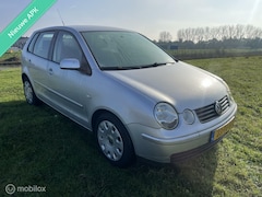 Volkswagen Polo - 1.4-16V Athene