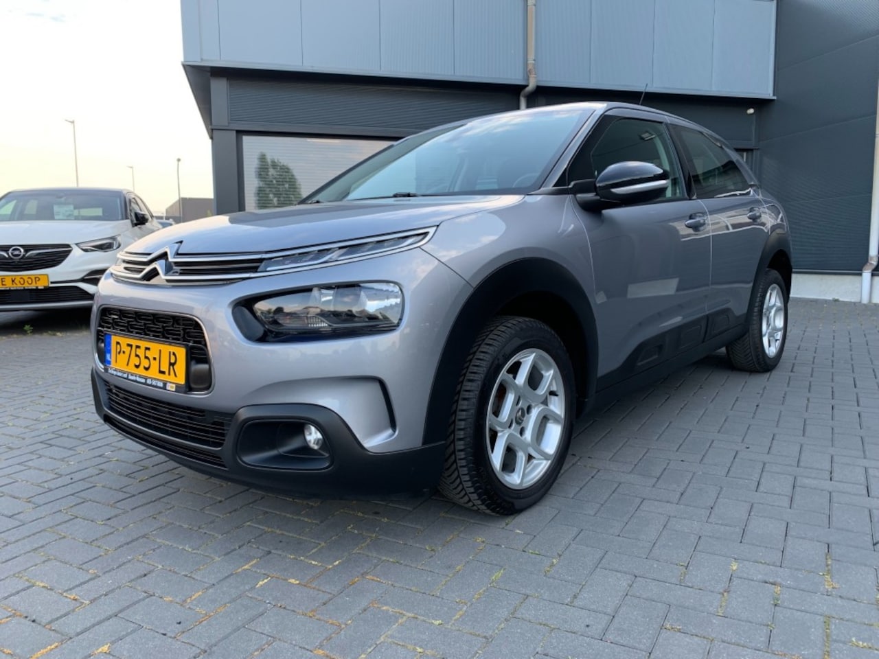 Citroën C4 Cactus - 1.2 Aut.Pure Tech Feel Navigatie - AutoWereld.nl