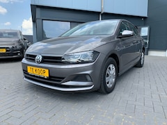 Volkswagen Polo - 1.0 MPi Comfortline Business Navigatie Trekhaak