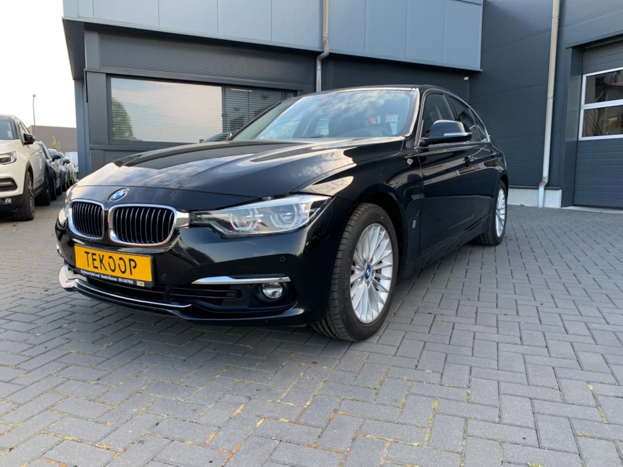 BMW 3-serie - 330e Hybride Aut.High-Executive Navigatie Leder - AutoWereld.nl