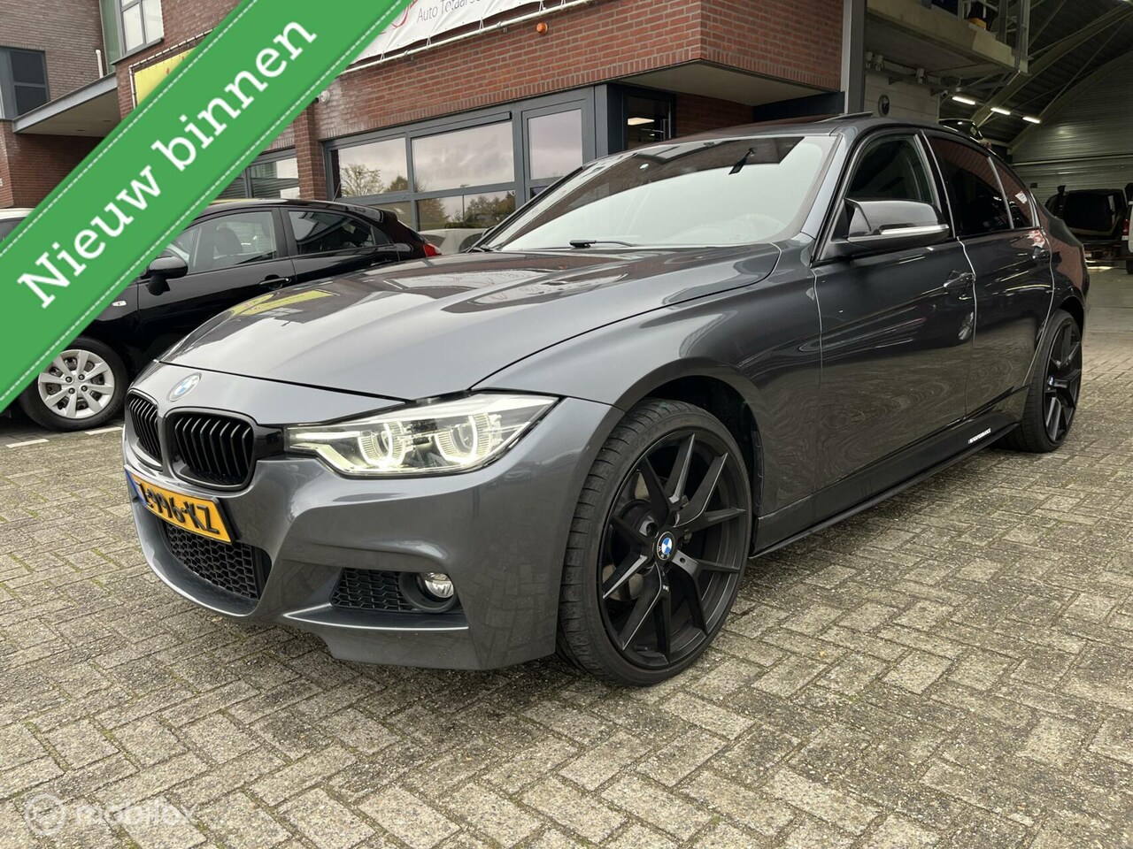 BMW 3-serie - 330i xDrive High Executive M-PAKKET*SCHUIFDAK* - AutoWereld.nl